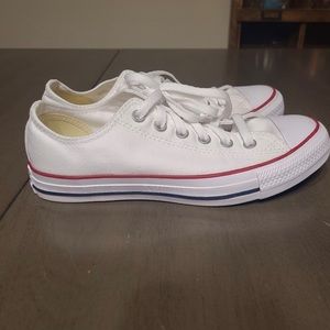 Converse low sneakers new size 8